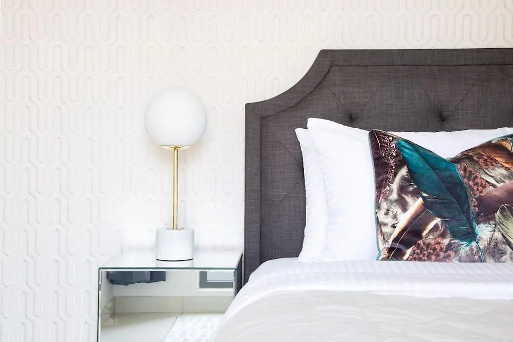 Frank Porter - Executive Bay Dubai Apartment