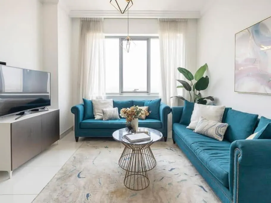 Frank Porter - Executive Bay Dubai 0*,